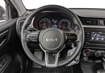 Подержанный автомобиль Kia Rio Hatchback 2022 года (22 фото)