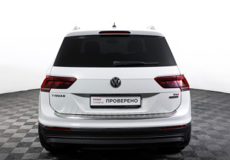 Подержанный автомобиль Volkswagen Tiguan 2017 года (6 фото)