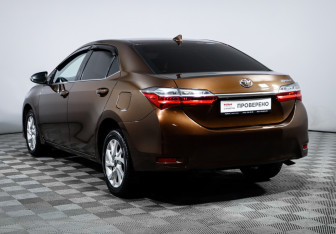 Подержанный автомобиль Toyota Corolla Sedan 2017 года (7 фото)