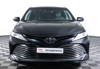 Подержанный автомобиль Toyota Camry Sedan 2019 года (2 фото)