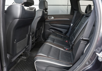 Подержанный автомобиль Jeep Grand Cherokee 2014 года (11 фото)