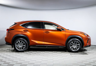 Подержанный автомобиль Lexus NX 2019 года (4 фото)