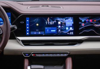 Подержанный автомобиль Geely Monjaro 2023 года (14 фото)