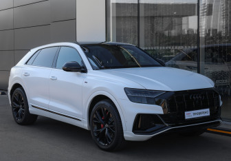 Подержанный автомобиль Audi Q8 2018 года (3 фото)