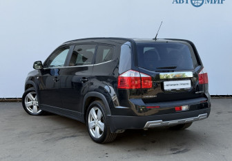 Подержанный автомобиль Chevrolet Orlando 2012 года (7 фото)