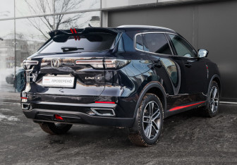 Подержанный автомобиль Changan UNI-S 2024 года (5 фото)