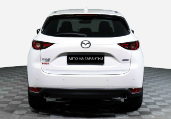 Подержанный автомобиль Mazda CX-5 2018 года (6 фото)