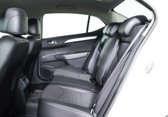 Подержанный автомобиль Citroen C4 Sedan 2017 года (17 фото)