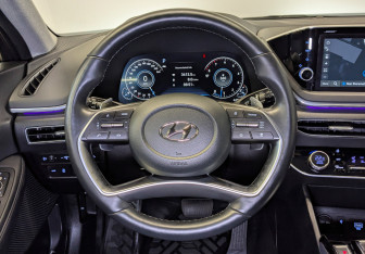 Подержанный автомобиль Hyundai Sonata 2022 года (21 фото)