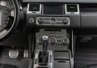 Подержанный автомобиль Land Rover Range Rover Sport 2011 года (16 фото)