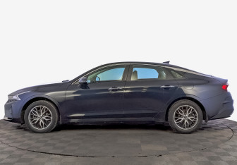 Подержанный автомобиль Kia K5 2021 года (8 фото)