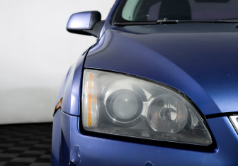 Подержанный автомобиль Ford Focus Sedan 2006 года (19 фото)