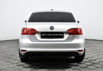 Подержанный автомобиль Volkswagen Jetta Sedan 2012 года (4 фото)