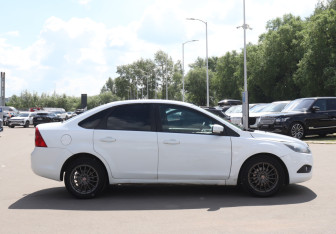 Подержанный автомобиль Ford Focus Sedan 2008 года (4 фото)
