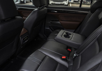 Подержанный автомобиль GAC GS8 2020 года (10 фото)