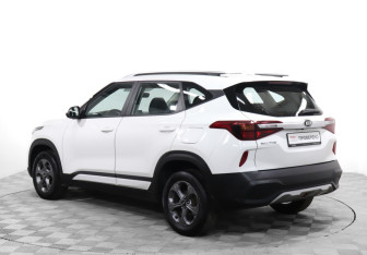 Подержанный автомобиль Kia Seltos 2021 года (7 фото)