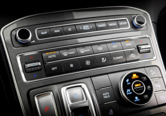 Подержанный автомобиль Hyundai Santa Fe 2022 года (28 фото)