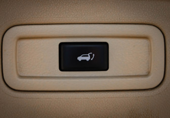 Подержанный автомобиль Infiniti FX 2013 года (35 фото)