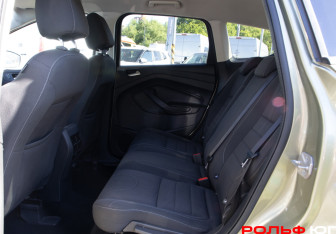 Подержанный автомобиль Ford Kuga 2013 года (8 фото)