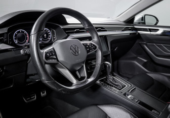 Подержанный автомобиль Volkswagen Arteon 2021 года (14 фото)