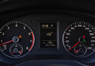 Подержанный автомобиль Volkswagen Jetta Sedan 2011 года (12 фото)