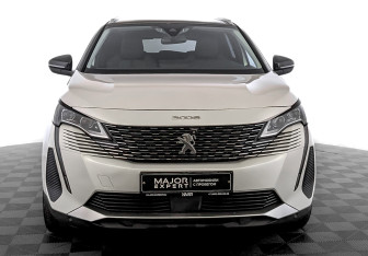 Подержанный автомобиль Peugeot 3008 2021 года (2 фото)