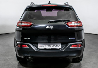 Подержанный автомобиль Jeep Cherokee 2014 года (6 фото)