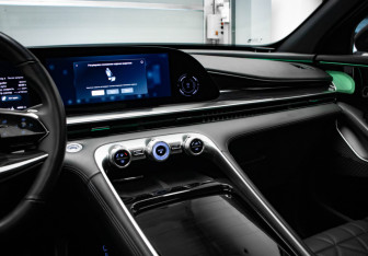 Подержанный автомобиль Exeed RX 2023 года (21 фото)