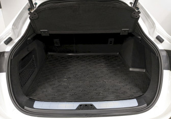 Подержанный автомобиль Geely Tugella 2023 года (10 фото)