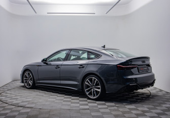Подержанный автомобиль Audi A5 Liftback 2022 года (7 фото)