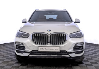 Подержанный автомобиль BMW X5 2018 года (2 фото)