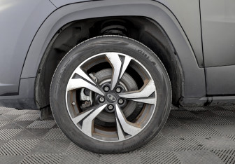 Подержанный автомобиль Москвич 3 2023 года (18 фото)