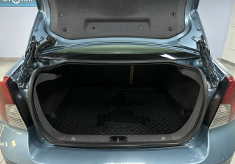 Подержанный автомобиль Volvo S40 2008 года (13 фото)