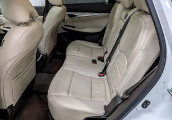 Подержанный автомобиль Infiniti QX50 2021 года (12 фото)