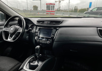 Подержанный автомобиль Nissan X-Trail 2019 года (9 фото)