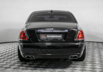 Подержанный автомобиль Rolls-Royce Ghost 2013 года (6 фото)