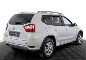 Подержанный автомобиль Nissan Terrano 2021 года (5 фото)