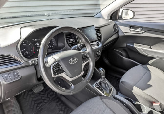 Подержанный автомобиль Hyundai Solaris Sedan 2021 года (16 фото)