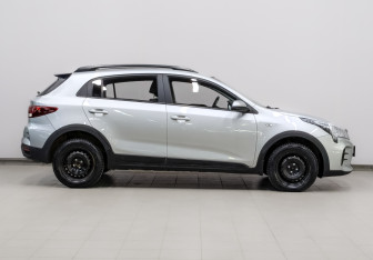 Подержанный автомобиль Kia Rio Hatchback 2021 года (4 фото)