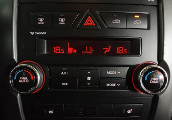 Подержанный автомобиль Kia Sorento 2010 года (15 фото)