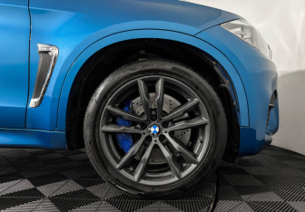 Подержанный автомобиль BMW X6 M 2016 года (7 фото)