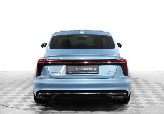 Подержанный автомобиль Hongqi H5 2024 года (6 фото)