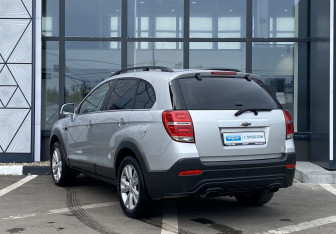 Подержанный автомобиль Chevrolet Captiva 2014 года (7 фото)