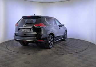 Подержанный автомобиль Nissan X-Trail 2018 года (5 фото)