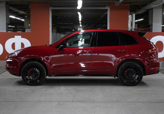 Подержанный автомобиль Porsche Cayenne 2013 года (8 фото)