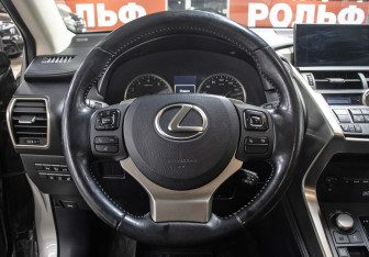 Подержанный автомобиль Lexus NX 2016 года (17 фото)