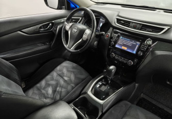 Подержанный автомобиль Nissan X-Trail 2015 года (11 фото)