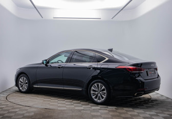 Подержанный автомобиль Hyundai Genesis 2014 года (7 фото)