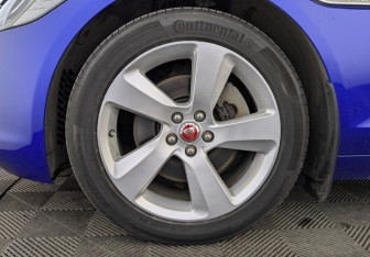 Подержанный автомобиль Jaguar XF Sedan 2019 года (12 фото)