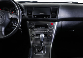 Подержанный автомобиль Subaru Outback Wagon 2005 года (13 фото)
